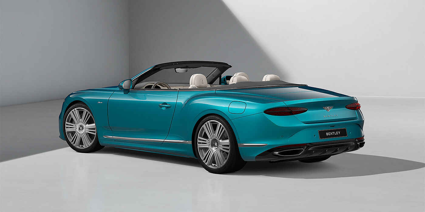 Gohm Sportwagen GmbH | Bentley Singen Bentley Continental GTC Azure convertible steering wheel in Linen and Gravity Grey hides