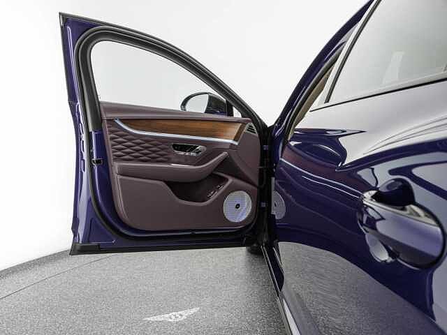 24:Bentley Flying Spur Mulliner W12, Limousine, Azure Purple, Gohm Sportwagen GmbH | Bentley Singen