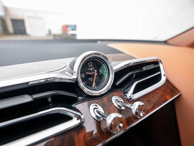 28:Bentley Bentayga First Edition V8, SUV, Barnato, Gohm Sportwagen GmbH | Bentley Singen